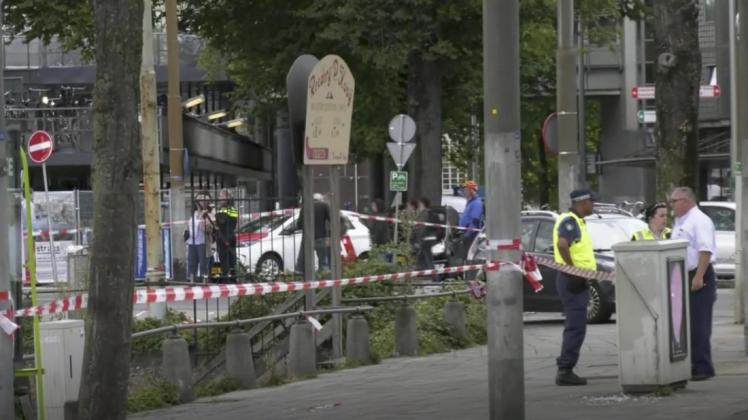Der Tatort war am Freitag weiträumig abgesperrt worden. Foto: Alex Furtula/AP/dpa