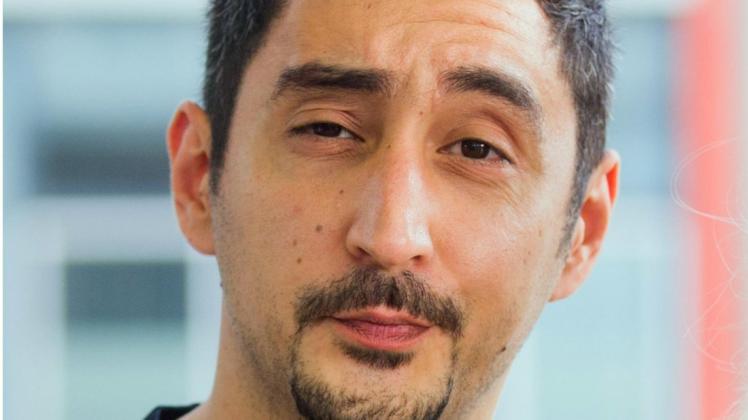 Im neuen Eko Fresh-Video zum Song "Aber" schleudern sich ein AfD-Wähler und ein Anhänger des türkischen Staatspräsidenten Recep Tayyip Erdogan Vorurteile und Beschimpfungen an den Kopf. Foto: Rolf Vennenbernd/dpa Im neuen Eko Fresh-Video zum Song "Aber" schleudern sich ein AfD-Wähler und ein Anhänger des türkischen Staatspräsidenten Recep Tayyip Erdogan Vorurteile und Beschimpfungen an den Kopf. Foto: Rolf Vennenbernd/dpa
