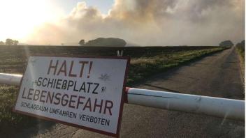 Seit dem 4. September steht auf dem Testgelände der Bundeswehr Moorland in Brand. 