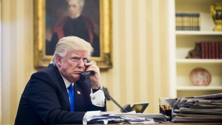 Niemand kann sich dagegen wehren, wenn Donald Trumps Administration allen US-Bürgern gleichzeitig eine SMS schickt. Foto: imago/ZUMA Press