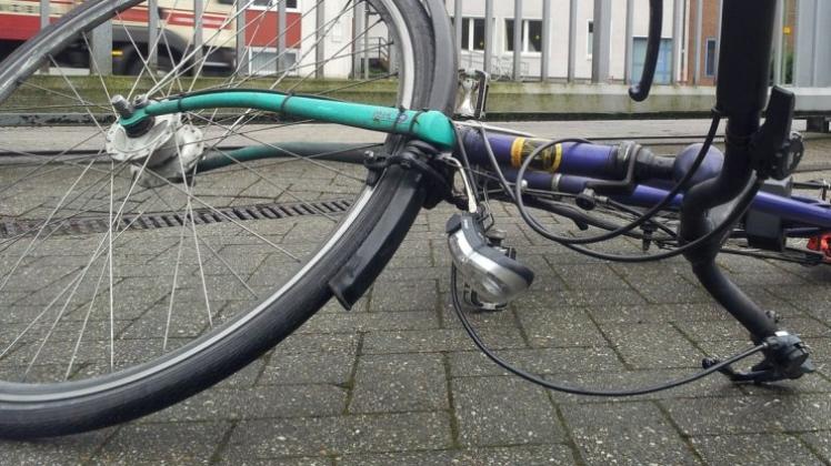 Eine 66-jährige Radfahrerin ist am 14. April an der Oldenburger Straße durch einen Autofahrer zu Fall gekommen. Symbolbild: Michael Schwager