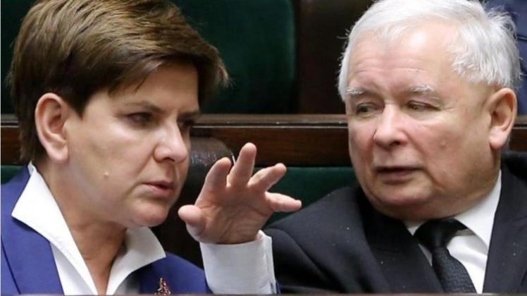 Regierungschefin Beata Szydlo mit dem Chef der polnischen nationalkonservativen Partei Recht und Gerechtigkeit, Jaroslaw Kaczynski. 