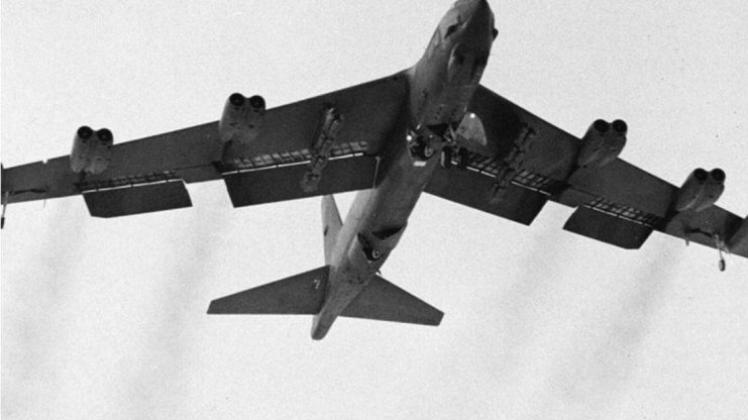 B-52 Bomber der US-Streitkräfte. Von einer «ernsthaften militärischen Provokation» spricht Peking nach einem Flug eines US-Bombers über eine von Peking beanspruchte Insel im Südchinesischen Meer. 