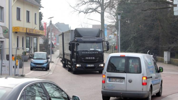 Belastung: Bis zu 1200 Lastwagen fahren täglich durch Bohmte. 