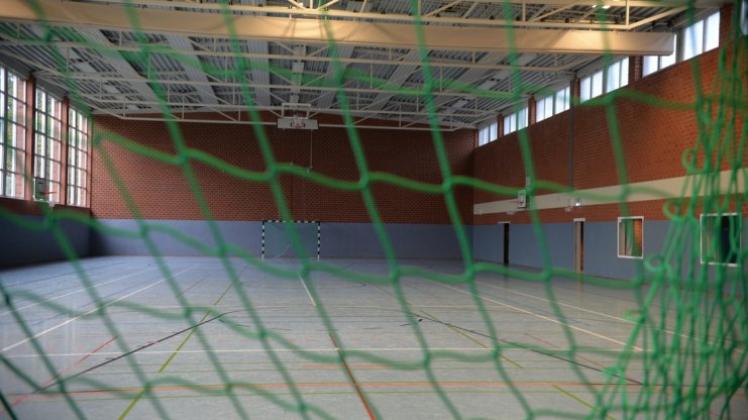 Die Sporthalle der BBS Wirtschaft in Lingen wird als weitere Notunterkunft für Flüchtlinge eingerichtet. 