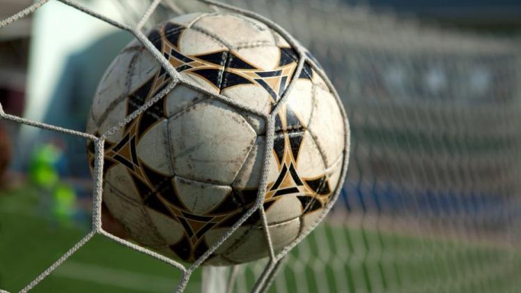 Mit einem souveränen 3:0 (2:0)-Erfolg beim TSV Großenkneten haben die Kreisliga-Fußballer des FC Hude ihre Titelambitionen unterstrichen. 