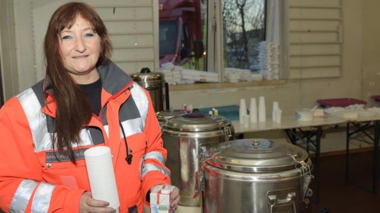 Sei drei Jahren ist Andrea Vollbom-Möller Mitglied beim Deutschen Roten Kreuz (DRK). Für die Flüchtlingshilfe hat sie sich von ihrem Arbeitgeber eine Woche freistellen lassen. 