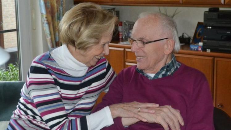 Seit 65 Jahren verheiratet: Erika und Ernst Schmidt aus Varrel. 