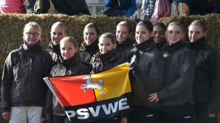 Freute sich über ihre gute Leistung: die M**-Gruppe des RV Grüppenbühren. Beim Deutschen Voltigierpokal belegte sie den sechsten Platz. 