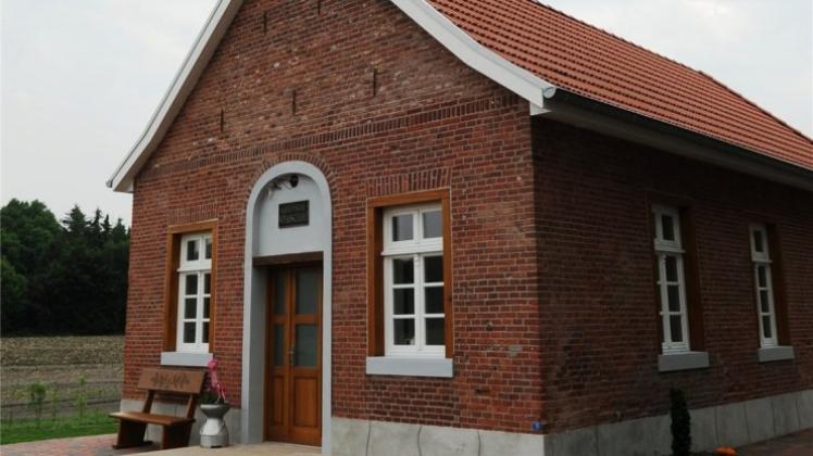 Die alte Dorfschule in Andrup ist 2013 saniert worden. Nun steht eine Sanierung des Schulumfelds an. Archivfoto: Mammes