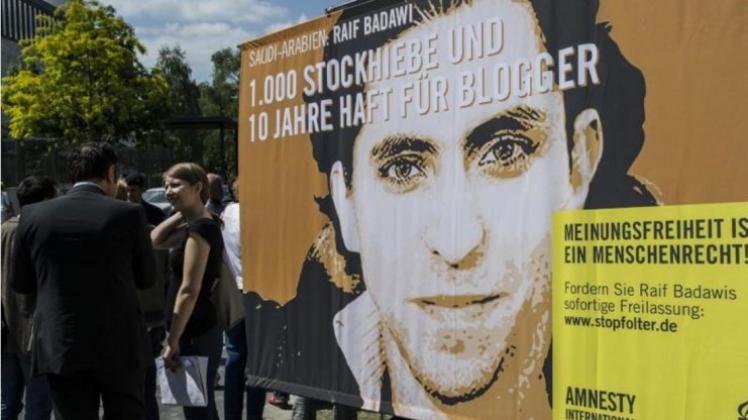 Demonstranten fordern im Mai die Freilassung des saudischen Bloggers Raif Badawi. 