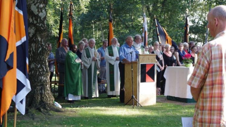 Beim Friedensgottesdienst in Esterwegen haben die Kolpingfamilien den NS-Opfern gedacht. 