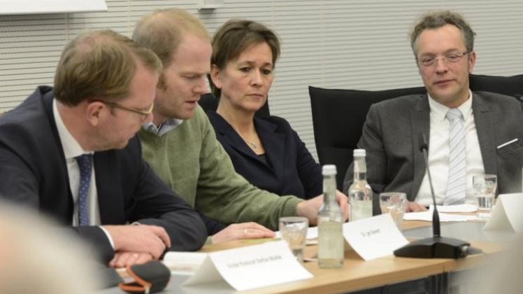 Zur Diskussion um die Hausarztversorgung im Landkreis Osnabrück lud die Kreis-CDU ein. Dabei (von links) Erster Kreisrat Stefan Muhle, Dr. Jan Sievert, Dr. Mechthild Hoppe und Dr. Konrad Grabenschöer. 
