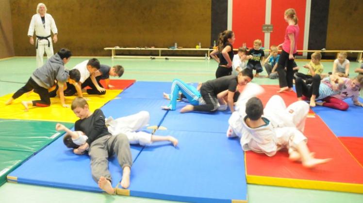 Die Schüler der Wilhelm-Niermann-Schule tobten sich beim Judo aus. 
