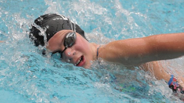 Sie schwamm wieder fast allen davon: Charleen Kölling vom Delmenhorster Schwimmverein von 1905. Sie schwamm wieder fast allen davon: Charleen Kölling vom Delmenhorster Schwimmverein von 1905.