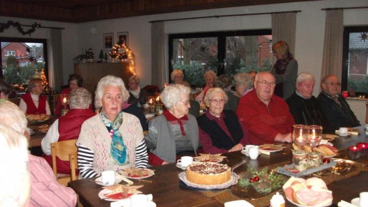 Adventlich geschmückt wurde das Christophorushaus in Rühlerfeld für die Adventsfeier der Senioren. 