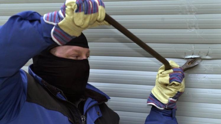 Einbrecher haben in Großenkneten die Fenster von zwei Wohnhäusern aufgehbelt. Symbolfoto: dpa