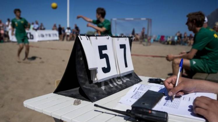 Die Beachhandballer ermitteln an diesem Wochenende ihre Deutschen Meister 2015. 