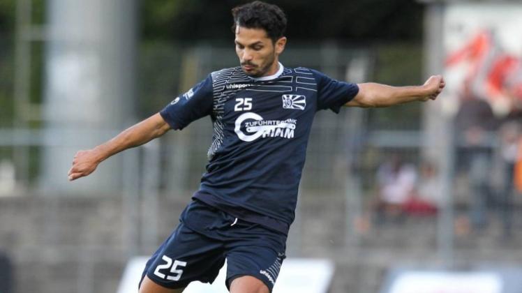 Einer der Stars im Ex-Profi-Team: Der frühere türkische Nationalspieler und ehemalige Freiburger Ali Günes – hier im Trikot seines aktuellen Vereins FC 08 Villingen. Einer der Stars im Ex-Profi-Team: Der frühere türkische Nationalspieler und ehemalige Freiburger Ali Günes – hier im Trikot seines aktuellen Vereins FC 08 Villingen.