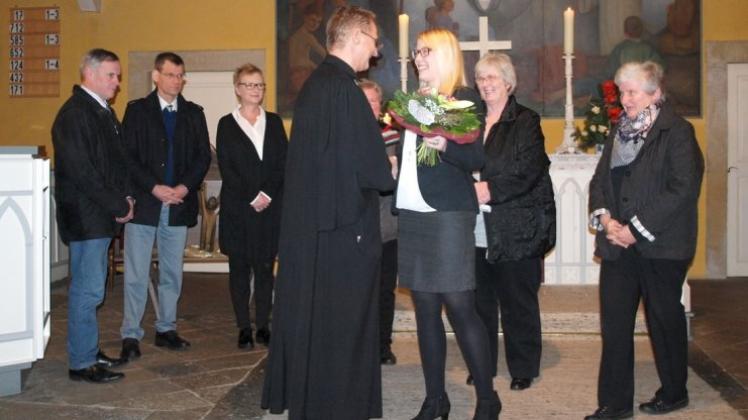 Pastor Boehnke galten in der Walburgis-Kirche auch die Glückwünsche des Kirchenvorstands.Fotos: Heinz-Otto Müller