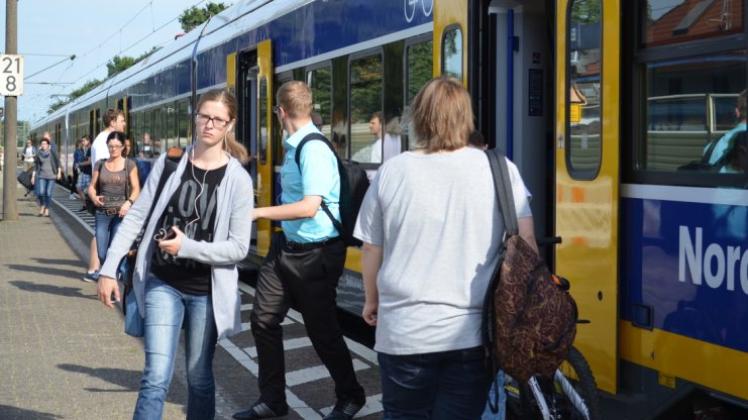 In Bookholzberg hoffen viele Bürger, dass noch mehr Züge im Bahnhof halten. 