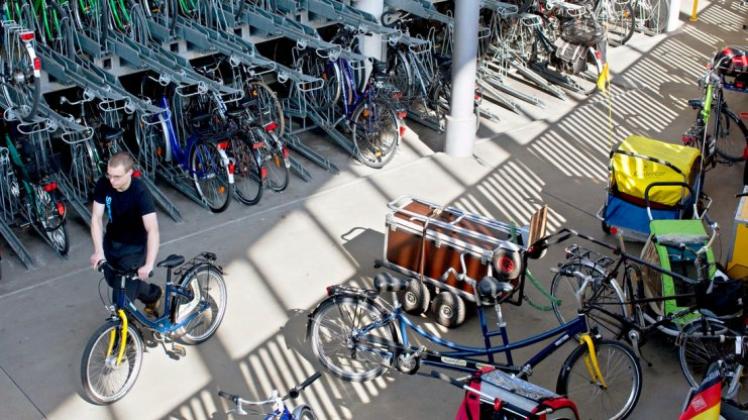 Deutschlands größte Fahrradgarage in Münster. Seit Jahren führt die Stadt die Fahrradklima-Rangliste des ADFC an. 