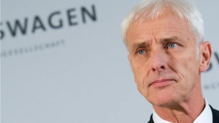 Die Volkswagen-Führung wirbt im Abgas-Skandal beim verschnupften Großaktionär Katar um Vertrauen. VW-Vorstandschef Matthias Müller ist mit Teilen der Konzernführung an den Golf gereist. 