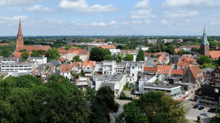 Blick vom Wasserturm auf Delmenhorst. Fast nirgendwo in Deutschland ist Wohnraum so erschwinglich wie in Delmenhorst. 
