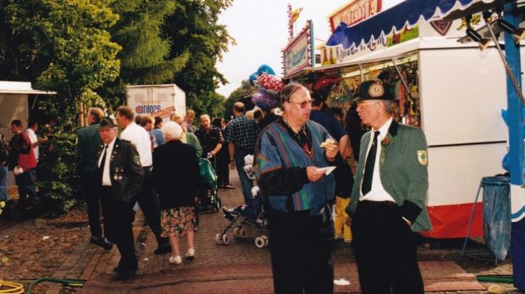 Nostalgiefoto: Im Juli 1997 war der Rummel beim Schützenfest des SV Bookholzberg gut besucht. 