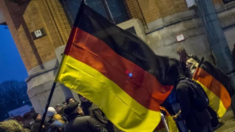 In Berlin hatten sich am 5. Januar rund 200 Anhänger des Pegida-Ablegers „Baergida“ versammelt, um das Abendland zu retten. 5.000 Menschen, die offenbar nicht gerettet werden wollten, demonstrierten dagegen.In Münster könnten die Größenverhältnisse noch klarer ausfallen. 