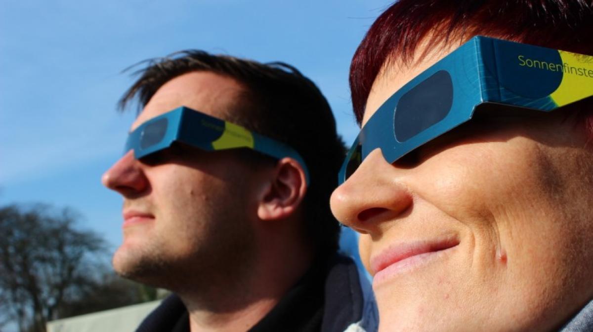 Sonnenfinsternis-Brillen sind Mangelware in | DKO