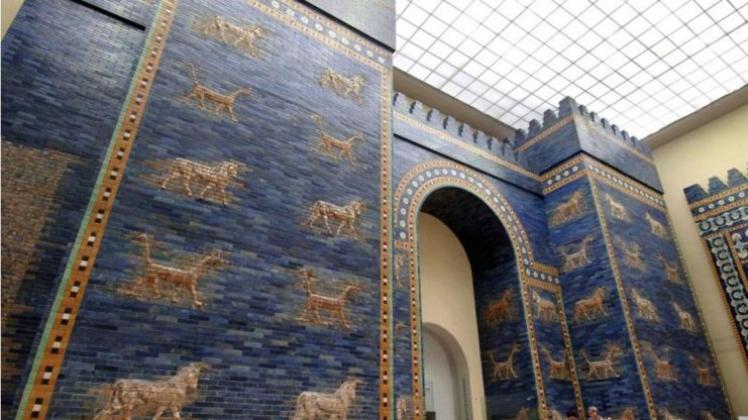 Das Ischtar-Tor im Pergamonmuseum kam einst legal nach Deutschland - viele andere Exponate in den Sammlungen der Museen müssen jedoch noch auf ihre Herkunft überprüft werden. 