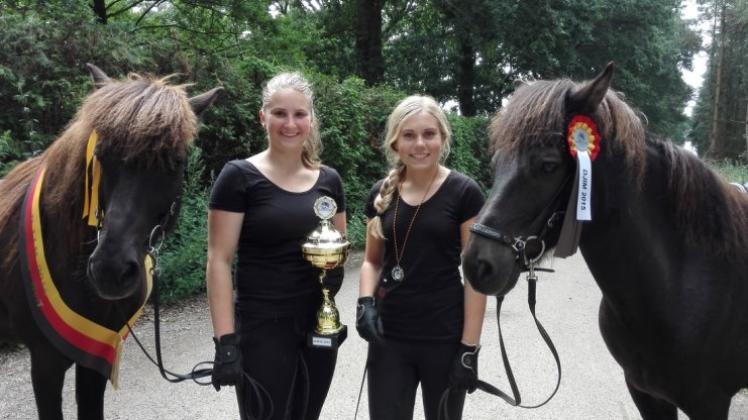 Erfolgreich in Schneverdingen: Pia Kewitt (links) und Carlotta Gustafsson. 
