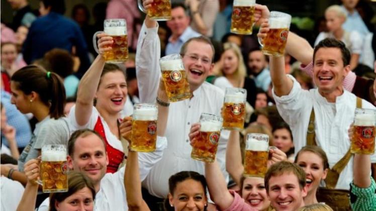Eröffnung um 12.00 Uhr - und bereits um 13.20 Uhr wurde die erste Alkoholvergiftung auf dem Münchner Oktoberfest gemeldet. 