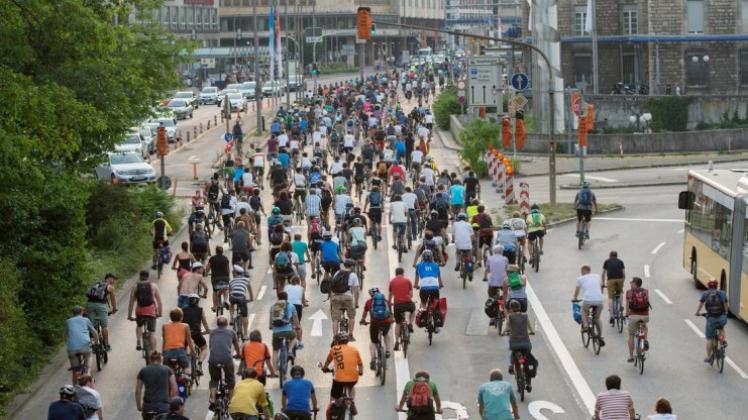 Von diesem Bild ist der Nationale Radverkehrsplan 2020 noch weit entfernt. Er sieht vor, bis 2020 15 Prozent der Verkehrsteilnehmer auf das Rad zu bringen. Bislang sind es zehn Prozent. 