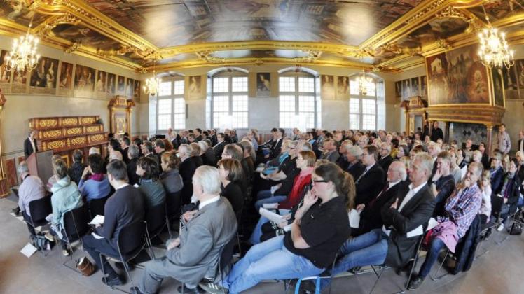 Zum Festakt im Rittersaal der Iburg trafen sich zahlreiche Vertreter aus Politik und Verwaltung zum 30-jährigen Bestehen des Landschaftsverbandes Osnabrücker Land. Fotos:Osterfeld