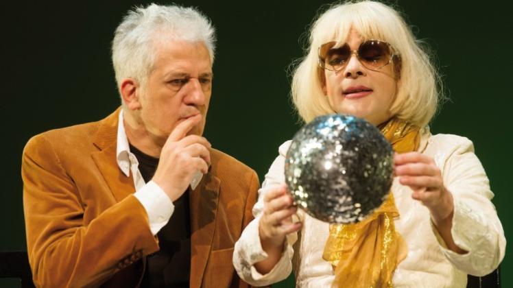 Kommen mit der musikalisch-komödiantischen Show „Du kannst nicht immer 60 sein“ nach Delmenhorst: Ilja Richter (links) und Ulrich Michael Heissig. 