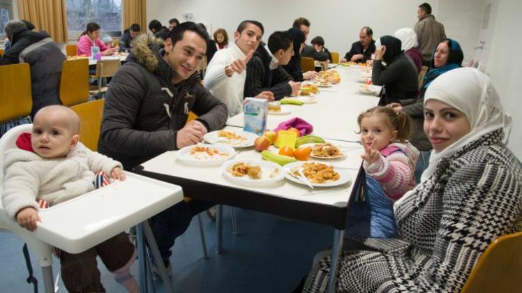 Im Landkreis Oldenburg – wie hier in der Delmeturnhalle inHarpstedt – sind bereits etliche Flüchtlinge untergebracht. Nun wurde eine neue Quote verkündet. Im Landkreis Oldenburg – wie hier in der Delmeturnhalle inHarpstedt – sind bereits etliche Flüchtlinge untergebracht. Nun wurde eine neue Quote verkündet.