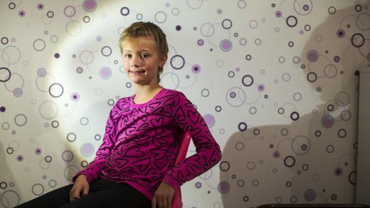 Die 9-jährige Leoni leidet unter einem embryonalen Tumor am Arm. 