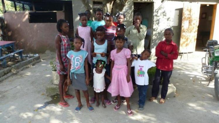Für diese Kinder in Haiti soll von dem Geld ein Heim gebaut werden. Für diese Kinder in Haiti soll von dem Geld ein Heim gebaut werden.
