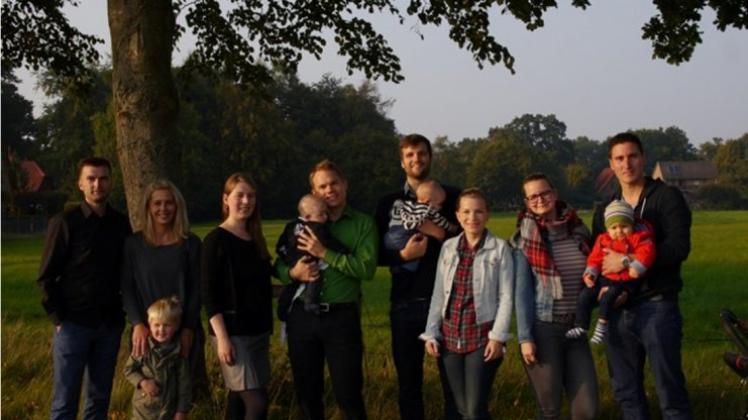 Sie wollen mit ihrem Nachwuchs in Hasbergen heimisch werden: Die Familien Beier, Wiegmann, Kruse/Sudau und Ulbrich. Seit fünf Jahren warten sie auf den Startschuss. 