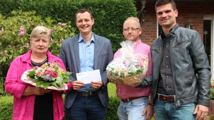 NOZ-Medienvertrieb ehrt Zustellerin Anne