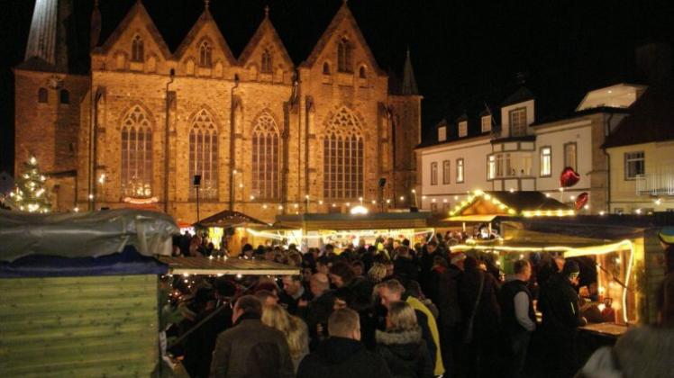 Immer wieder ein Fest ist der Weihnachtsmarkt an St. Lambertus. Archivfoto: Norbert Uhlenbrock