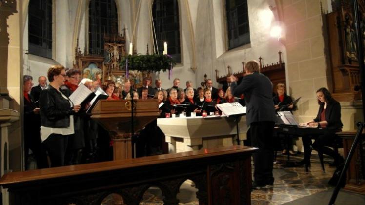 Voller Harmonie erklangen schöne Stimmen des Vocalensembles Meppen in der Alten Bokeloher Kirche. 