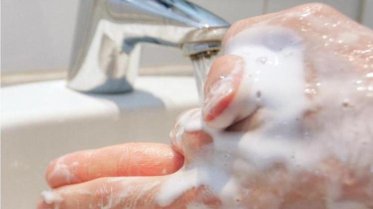 Viele Menschen nehmen es beim Händewaschen nicht allzu genau. 
