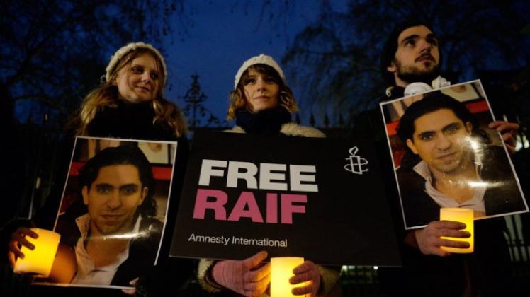 Weltweit demonstrieren Menschenrechtsorganisationen für die Freilassung des inhaftierten saudischen Bloggers. 
