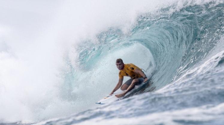 Eine ungewöhnliche Begegnung hatte ein Surfer in Australien mit einem Hai. 