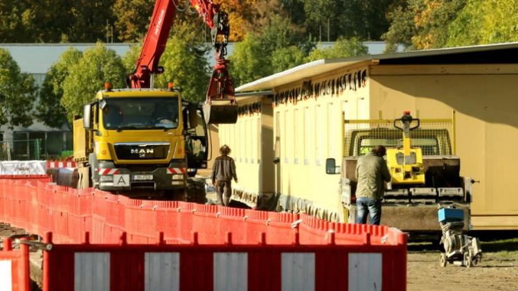 Die Gemeinde will im Gewerbegebiet Westtangente an der Elly-Beinhorn-Straße rasch Schlichtwohnungen bauen, um weiteren Wohnraum für Flüchtlinge zu schaffen. Symbolfoto: dpa Die Gemeinde will im Gewerbegebiet Westtangente an der Elly-Beinhorn-Straße rasch Schlichtwohnungen bauen, um weiteren Wohnraum für Flüchtlinge zu schaffen. Symbolfoto: dpa