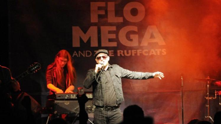 Tritt bereits zum wiederholten Male bei der Ring-Di-Alarm-Party auf: Der Bremer Soul-Sänger Flo Mega. Archivfoto: Thomas Osterfeld