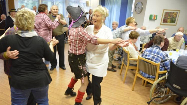 Zum Oktoberfest ließen es sich die Bewohner mit ihren Angehörigen gut gehen. 